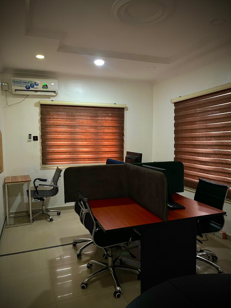 Comfortable private room for collaborative work