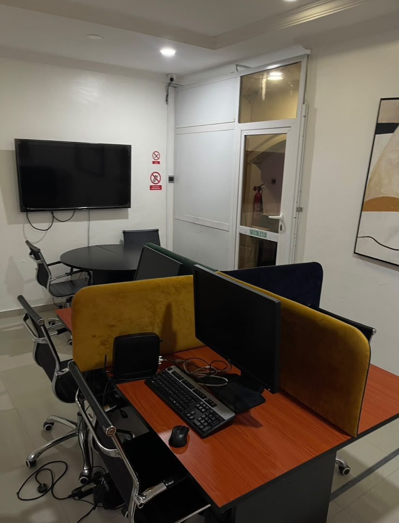 Meeting room seating and table